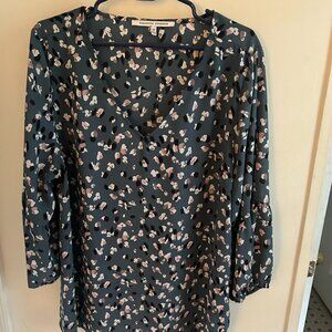 Women's flowered blouse